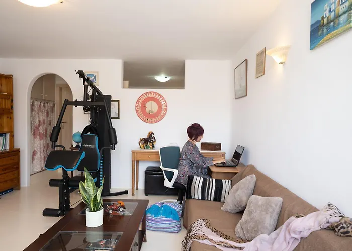 Spilia & Mykonos アパートホテル 3*